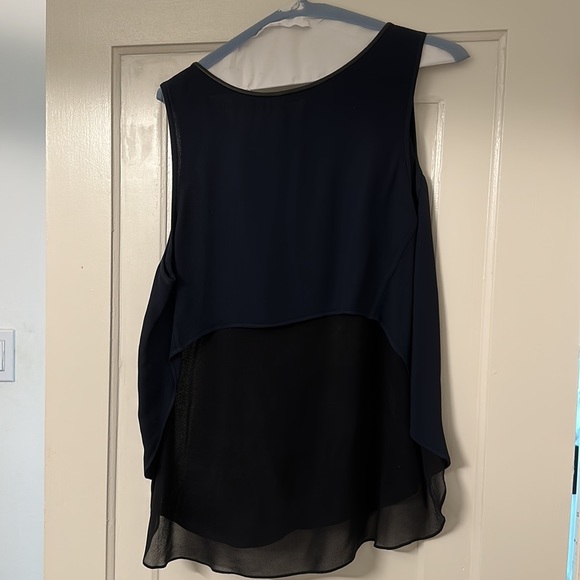 Club Monaco size 12 sleeveless blouse - Picture 2 of 2
